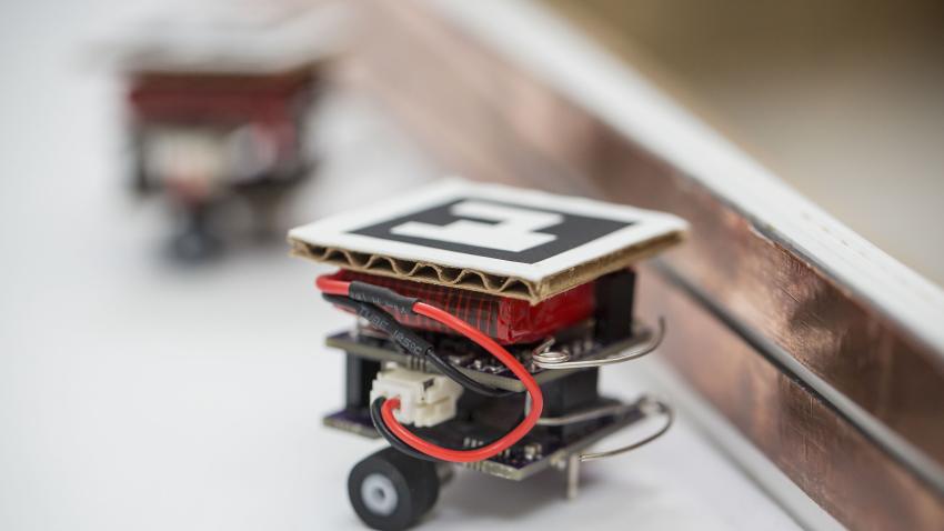 Small Robot Small Robot